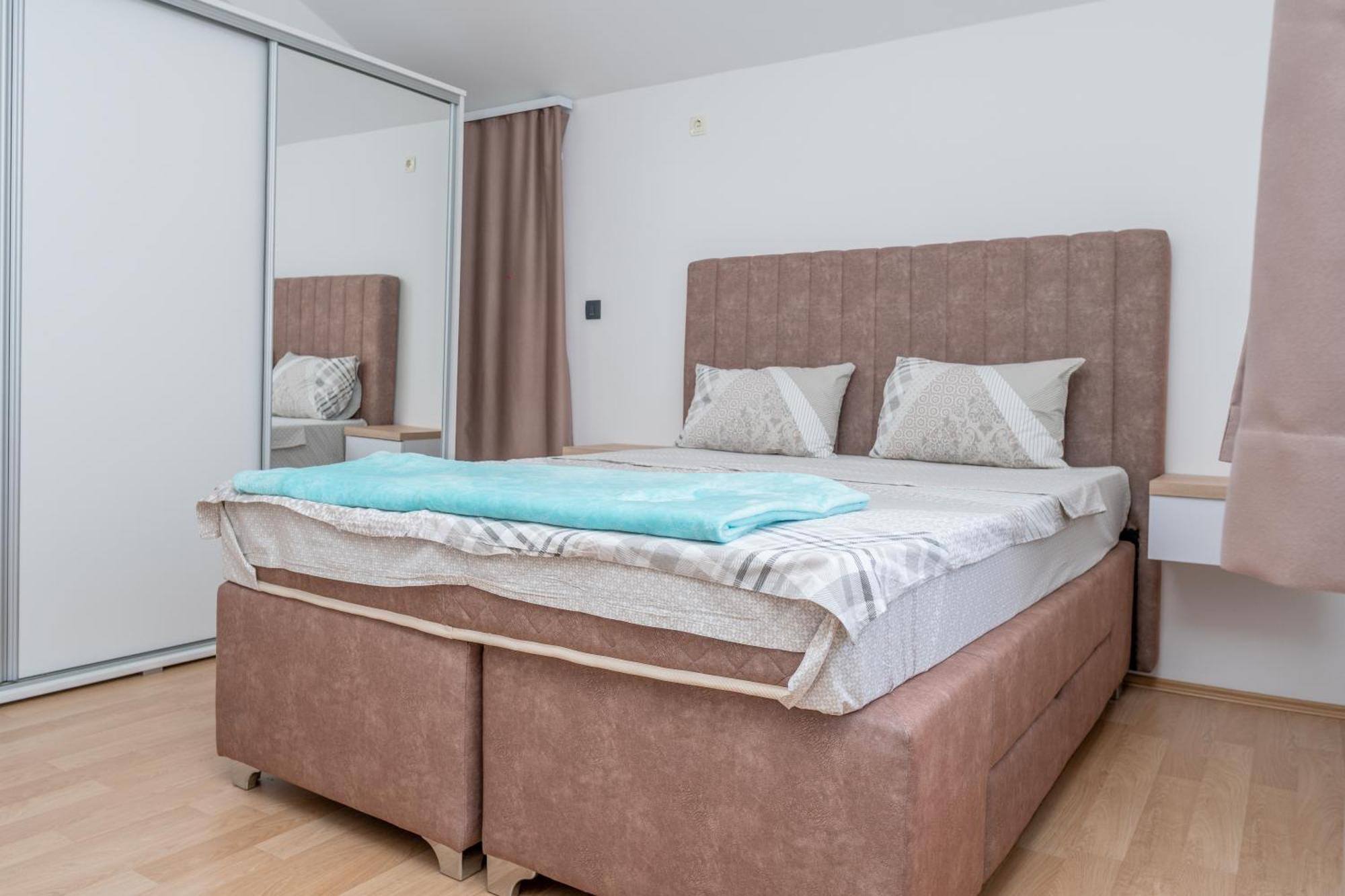Hotel Royal Garden Nikšić Rum bild