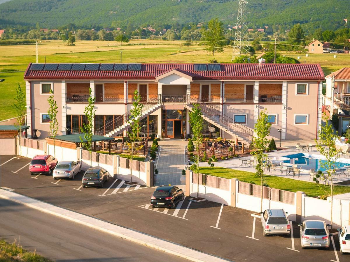 Hotel Royal Garden Nikšić Exteriör bild