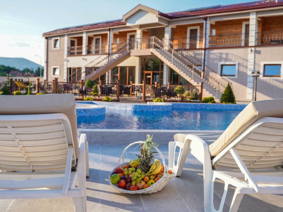Hotel Royal Garden Nikšić Exteriör bild