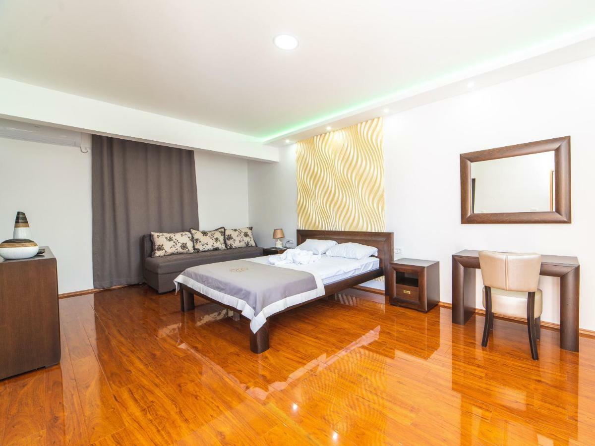 Hotel Royal Garden Nikšić Exteriör bild