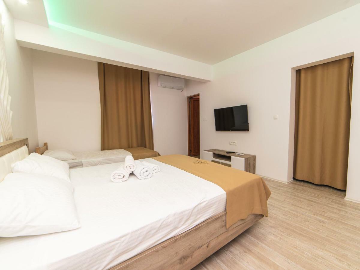 Hotel Royal Garden Nikšić Exteriör bild