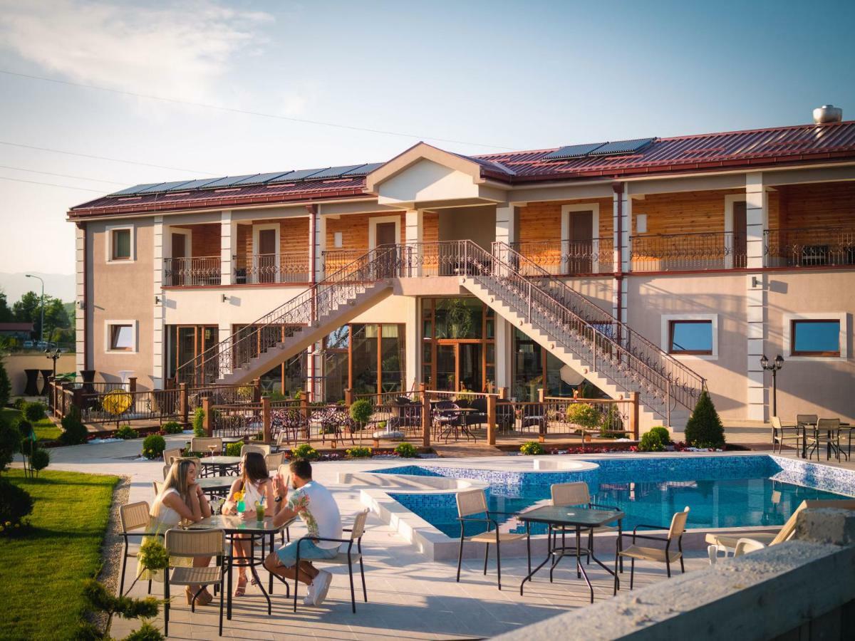 Hotel Royal Garden Nikšić Exteriör bild