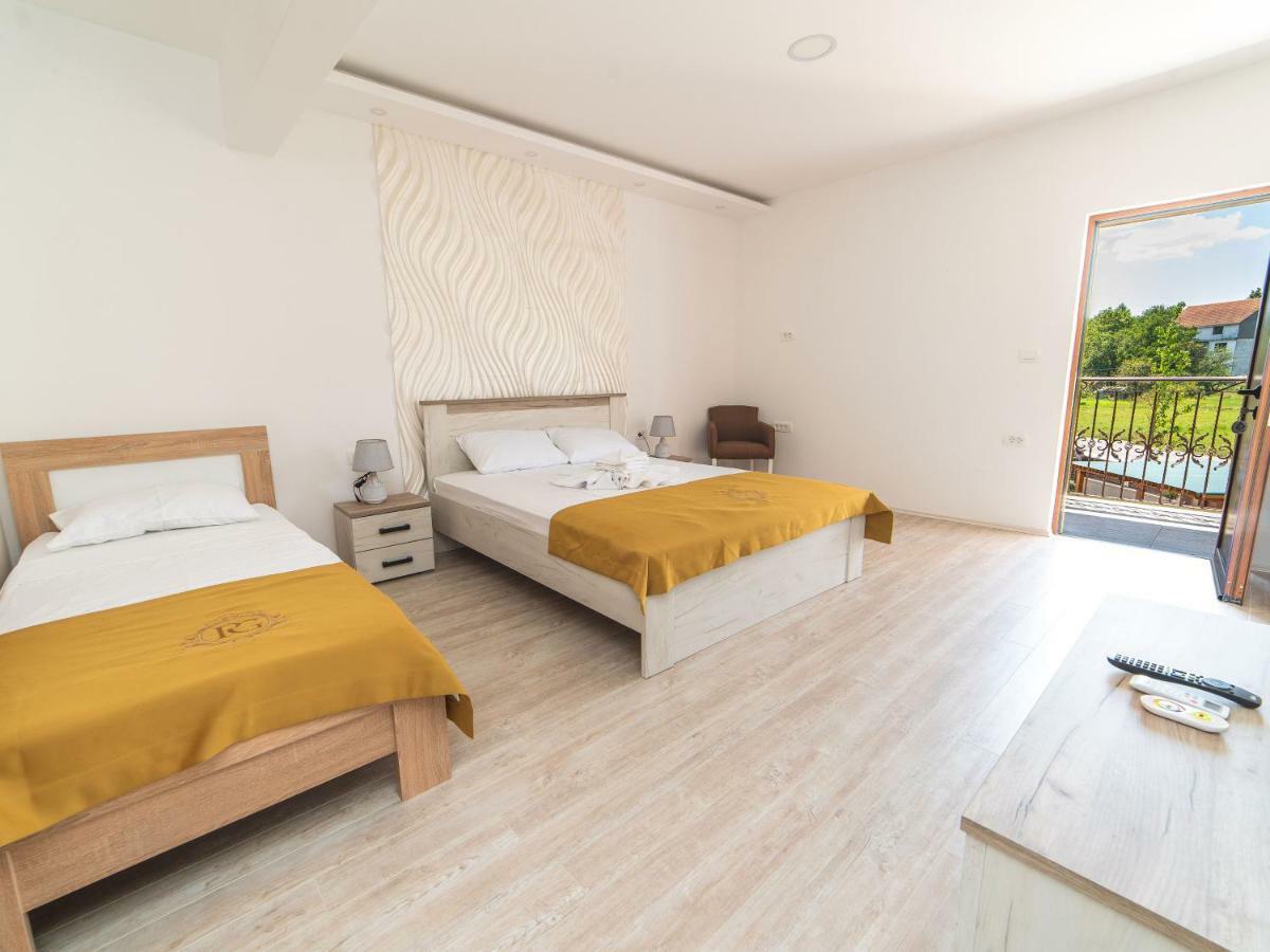 Hotel Royal Garden Nikšić Exteriör bild