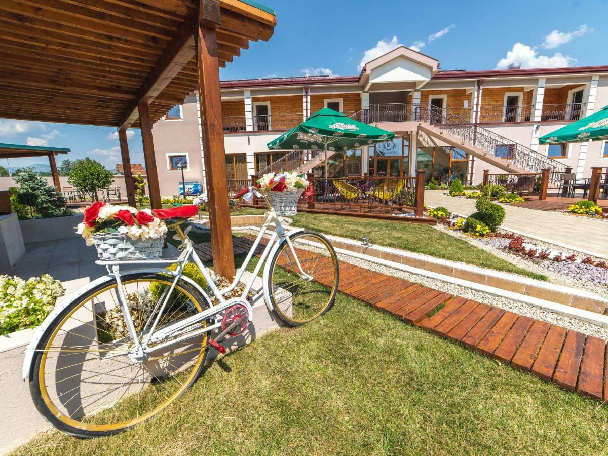 Hotel Royal Garden Nikšić Exteriör bild