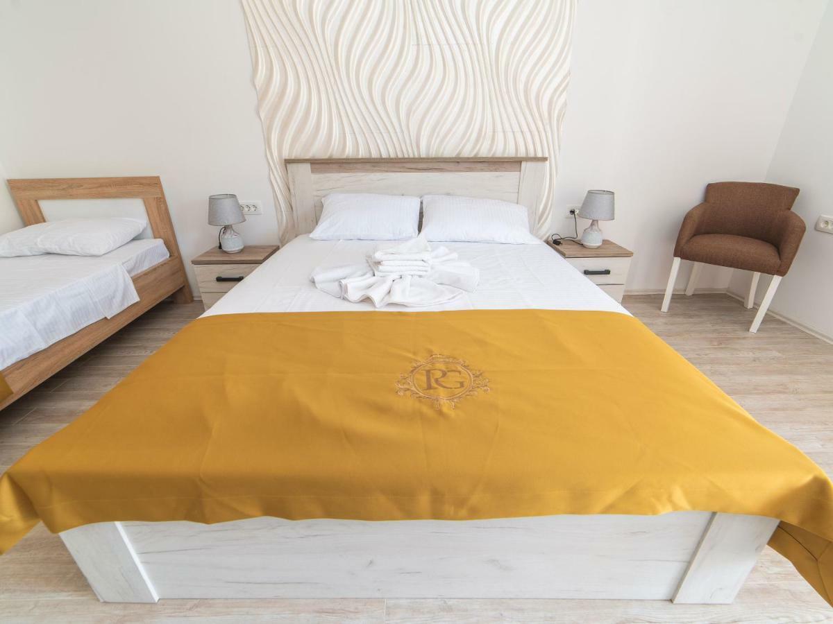 Hotel Royal Garden Nikšić Exteriör bild