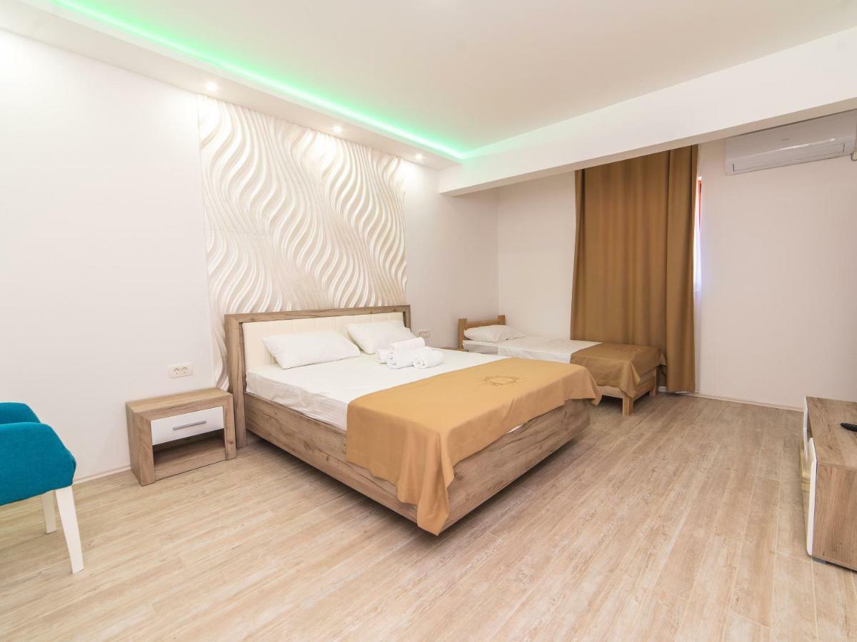 Hotel Royal Garden Nikšić Exteriör bild