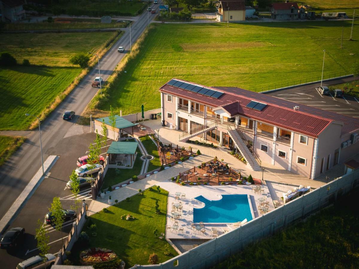 Hotel Royal Garden Nikšić Exteriör bild